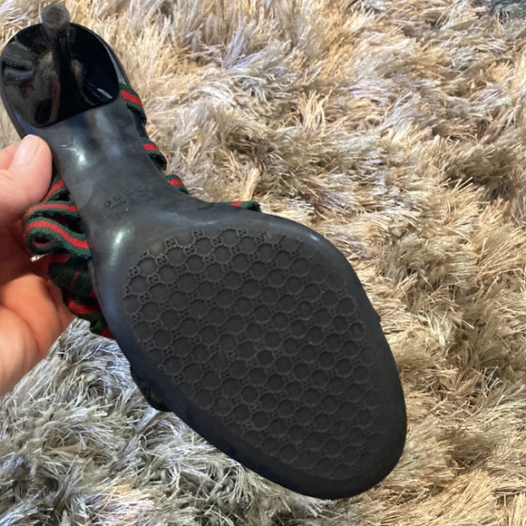 AUTHENTIC GUCCI Sandal US 7 - Picture 6 of 14